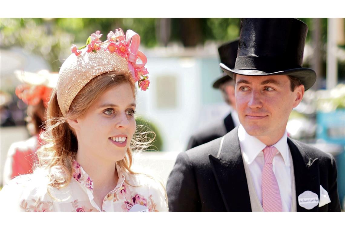 Royaler Nachwuchs: Beatrice bringt Tochter zur Welt Die glücklichen Eltern: Prinzessin Beatrice (l.) von York und ihr Ehemann Edoardo Mapelli Mozzi. (Archivbild)