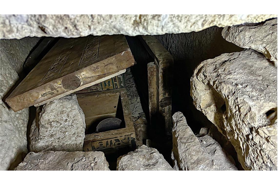 Wie Archäologen in Ägypten zufällig ein uraltes Grab fanden Die Grabkammer der ägyptischen Priesterin Idy bei Auffindung.
