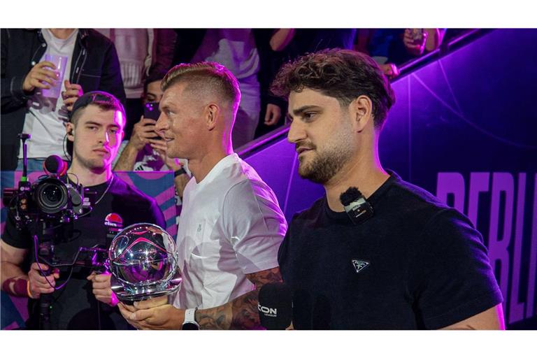 Die Gründer der Icon League: Toni Kroos und Elias Nerlich (rechts)