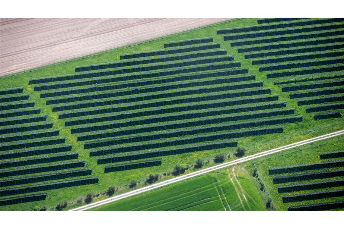 Sonnenstrom-Erzeugung beliebt - Schon fünf Millionen Anlagen Die gut 19.000 Freiflächenanlagen haben oft eine hohe Leistung. (Archivbild)