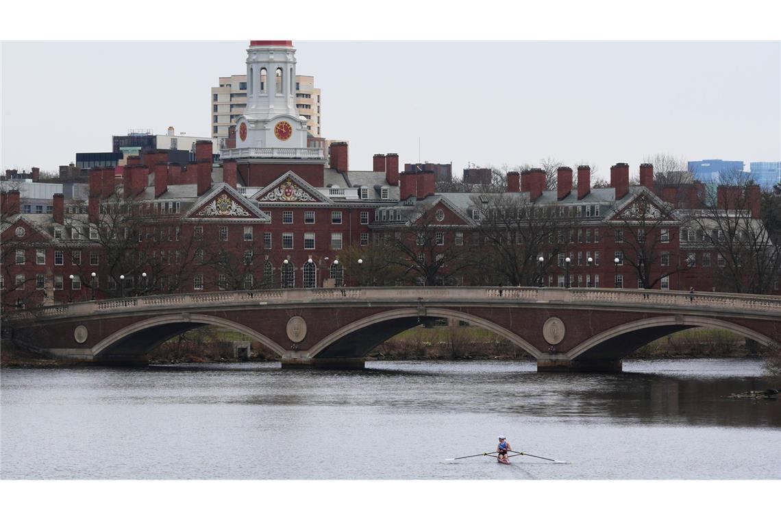 Harvard-Aus für Ausländer – Bär: "dramatische Entwicklung" Die Harvard University in Cambridge in der Nähe von Boston (Massachusetts) an der US-Ostküste zählt zu den renommiertesten Hochschulen der Welt. (Archivbild)