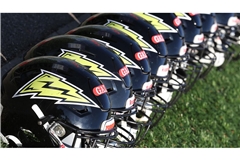 Die Helme gehören zu den Besitztümern von Stuttgart Surge.