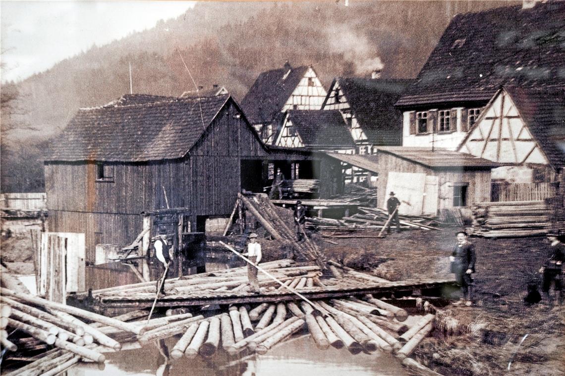 Die historische Aufnahme zeigt das Sägewerk Bunz im Jahr 1919.