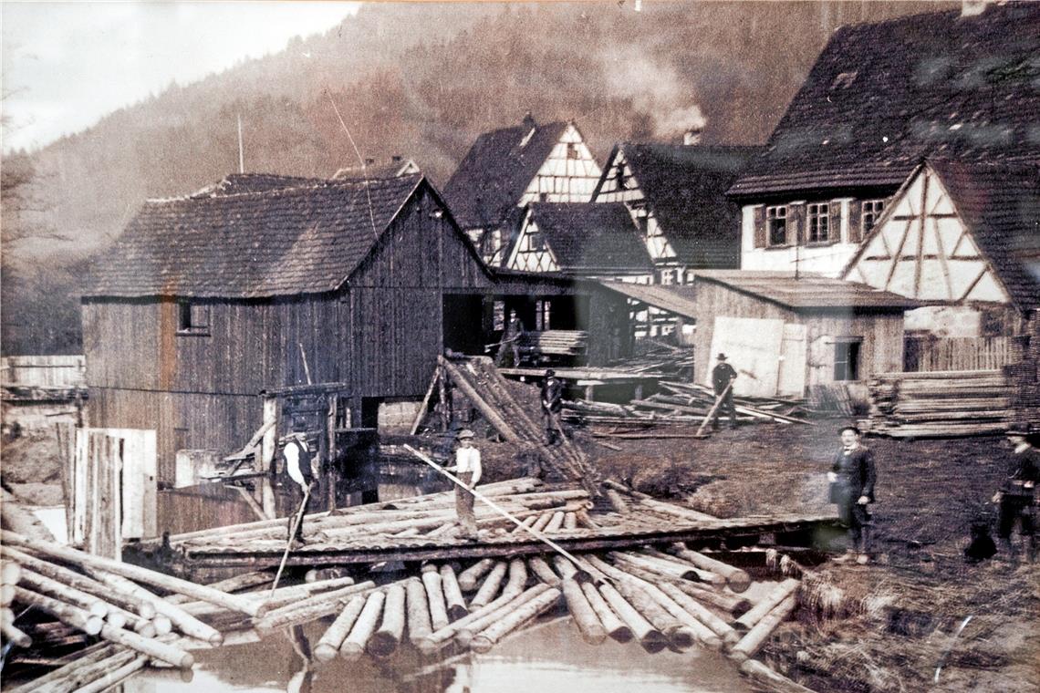 Domizil für Gruppen und Familien Die historische Aufnahme zeigt das Sägewerk Bunz im Jahr 1919.
