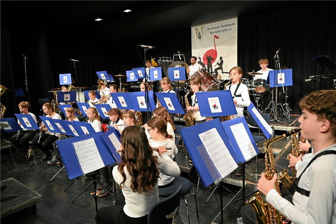 Musikalische Höhenflüge auf Drachenflügeln Die Hit Kids haben unter anderem mit Werken von Michael Story geglänzt. Fotos: Elisabeth Klaper