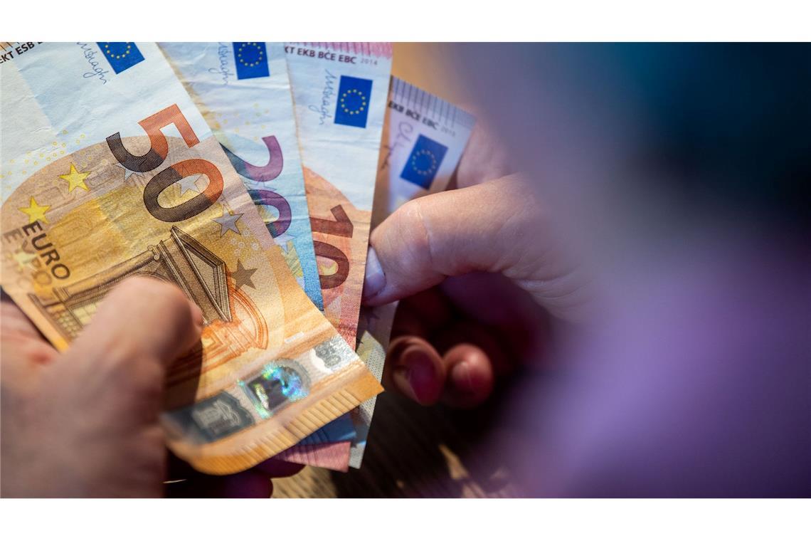 Bund finanziert kleineren Anteil der Rente als vor 20 Jahren Die Höhe der Renten ist für die Linke ein Wahlkampfthema - dafür hat sie amtliche Zahlen erfragt. (Illustration)