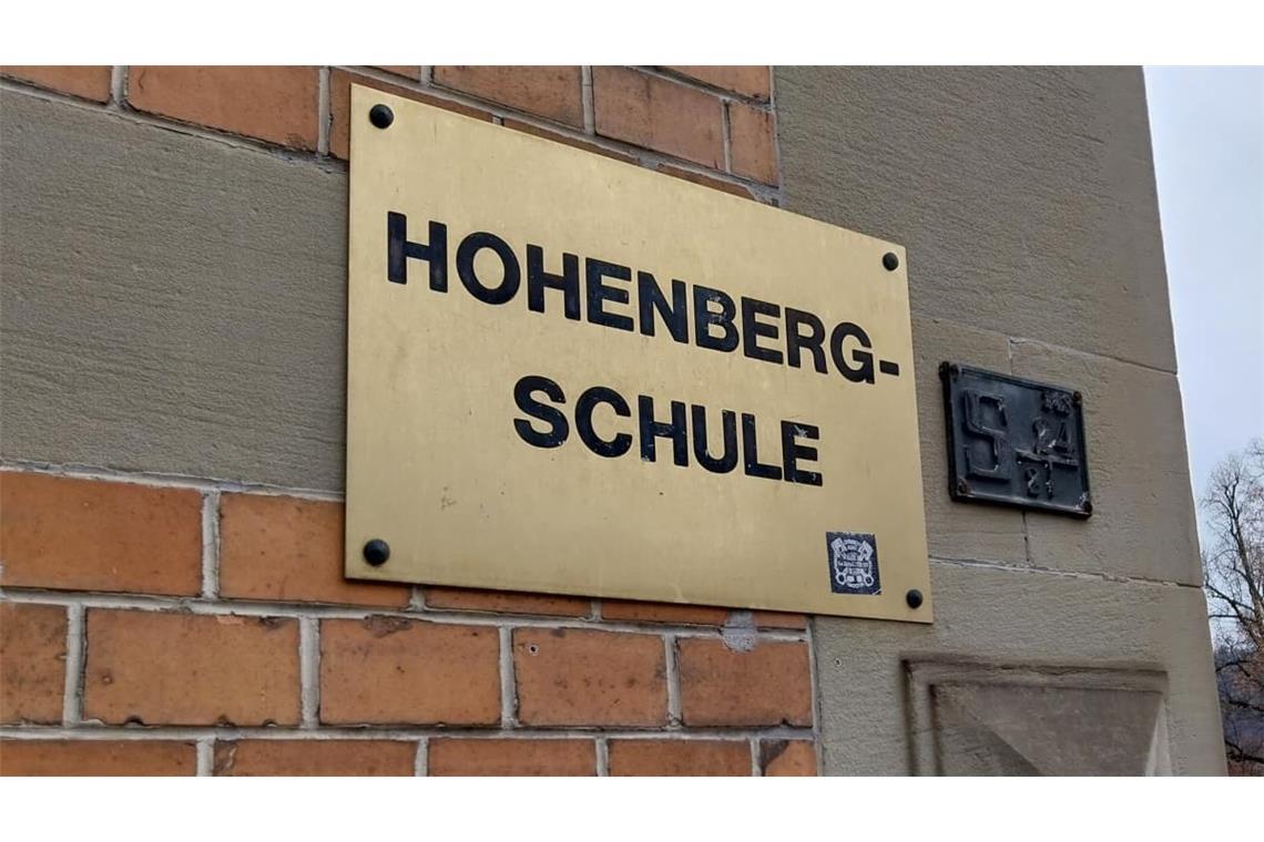 Die Hohenbergschule war am Dienstagmorgen Tatort eines Messerangriffs auf einen Elfjährigen sowie eine Lehrerin.