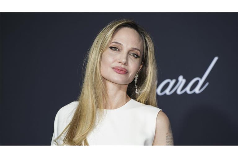 Die Hollywood-Schauspielerin Angelina Jolie liebt ihre OP-Narben.