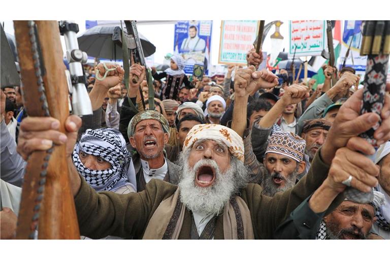 Die Huthi-Anhänger reklamieren einen Raketenangriff auf Israel für sich.