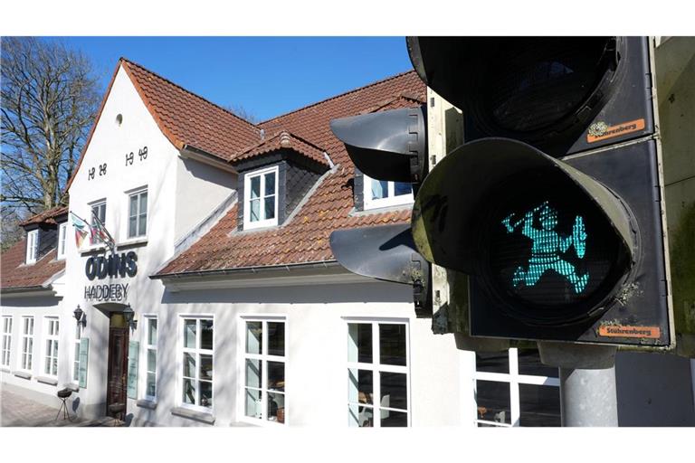 Die Idee stammt aus Dänemark, wo es ebenfalls eine Wikingerampel gibt.