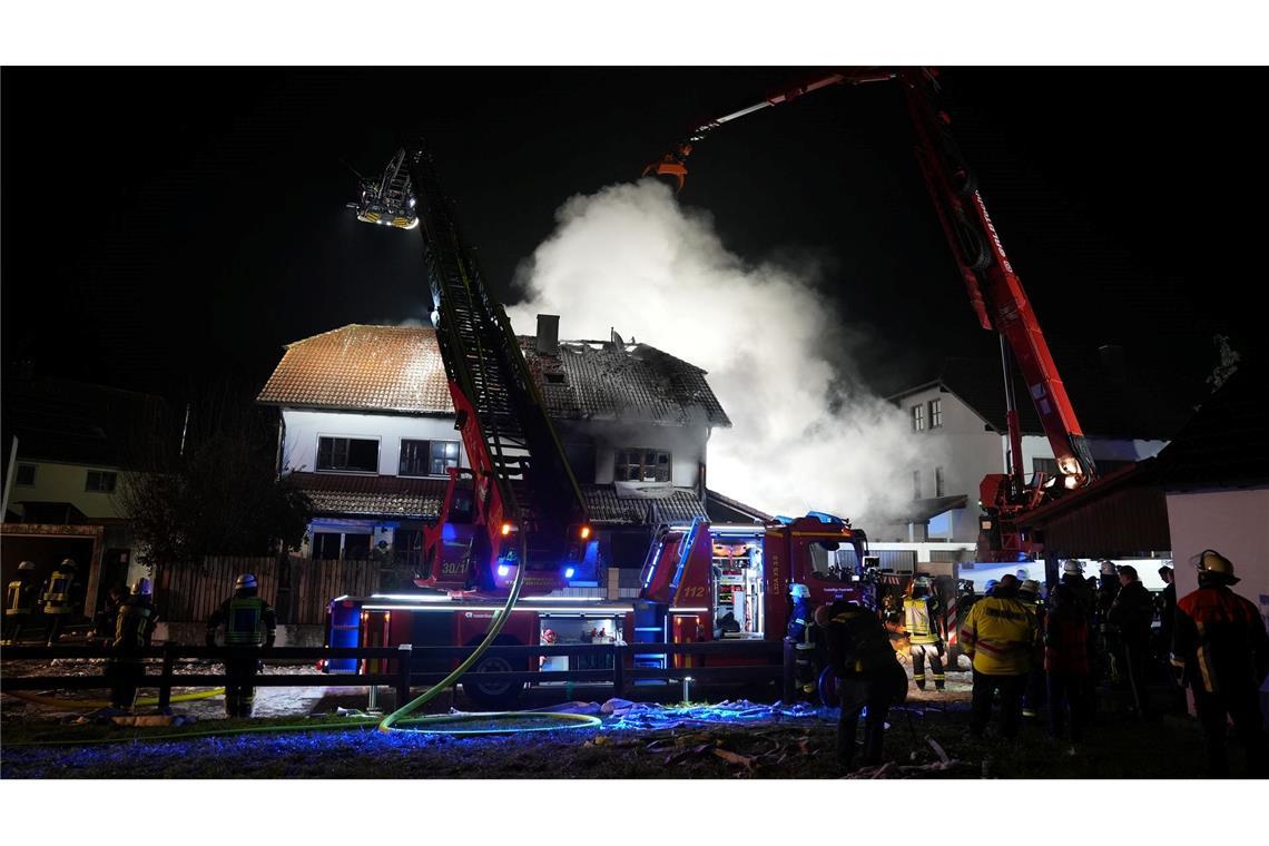 Die Identifizierung des Toten und Klärung der Todesursache stehen noch aus.