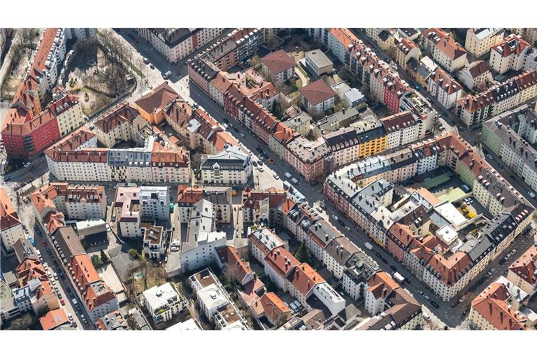 Die Immobilienpreise ziehen wieder an, in Metropolen wie hier in München bleibt die Lage angespannt. (Archivbild)