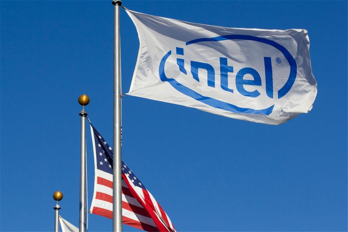 Die Intel-Aktie legt aktuell deutlich zu. Grund ist eine Milliarden-Investition von Softbank und Spekulationen über einen möglichen Staatseinstieg.