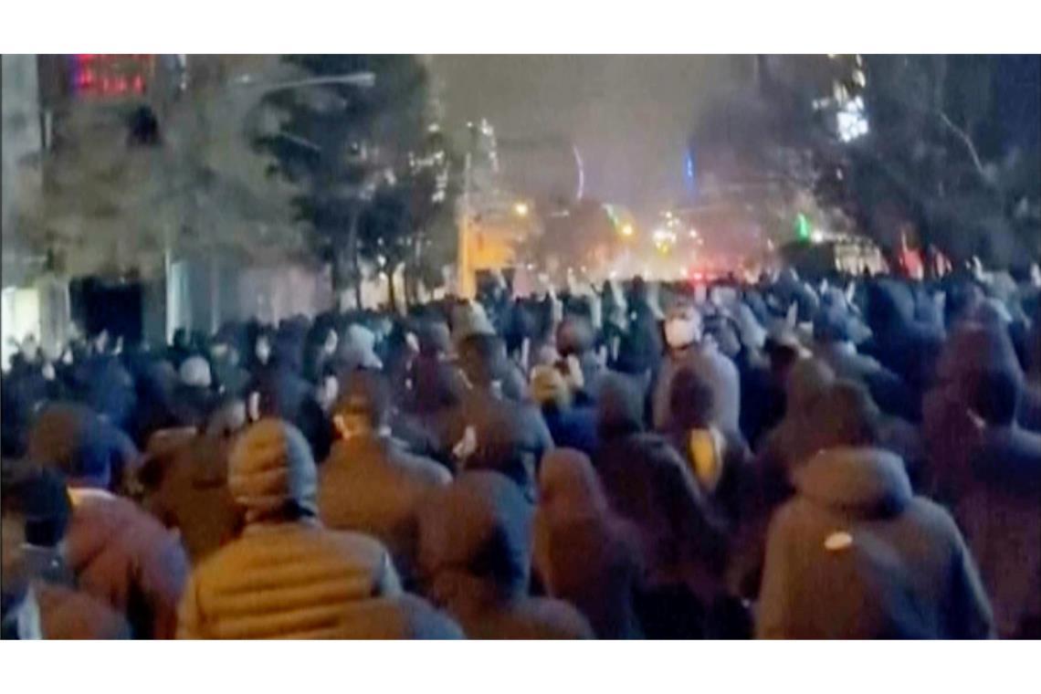 Die iranische Führung versucht, die landesweiten Proteste herunterzuspielen.
