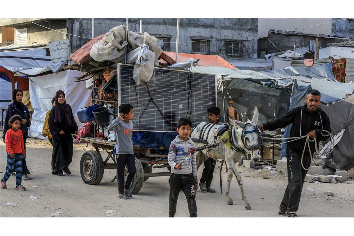"Unerträglich": Kritik an israelischer Gaza-Offensive wächst Die israelische Armee hatte jüngst alle Anwohner der Stadt Chan Junis im Süden des Gazastreifens aufgefordert, von dort zu fliehen.