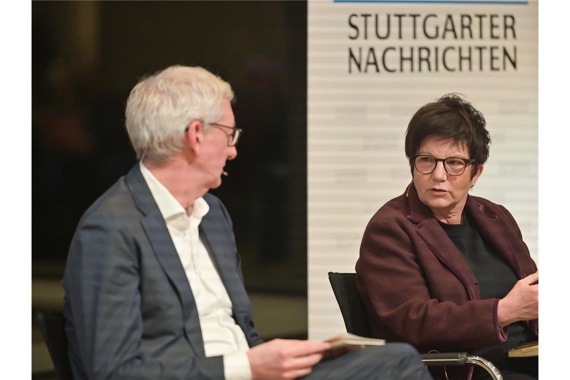 Von Bibern und Bundeskanzlern Die Journalistin und Kolumnistin Ursula Weidenfeld sorgte für Heiterkeit mit ihren Berichten über Erfahrungen mit dem Wahl-O-Mat.