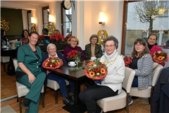 Die Jubiläumsrunde mit langjährigen geehrten Mitgliedern (von links): Vorsitzende Melanie Tritschler, Emma Schmidt-Lawrenz, Brigitte Wilz, stellvertretende Vorsitzende Sibylle Strobel, Gudrun Gruber, Anita Hofmann und Rosely Schweizer. Foto: Elisabeth Klaper