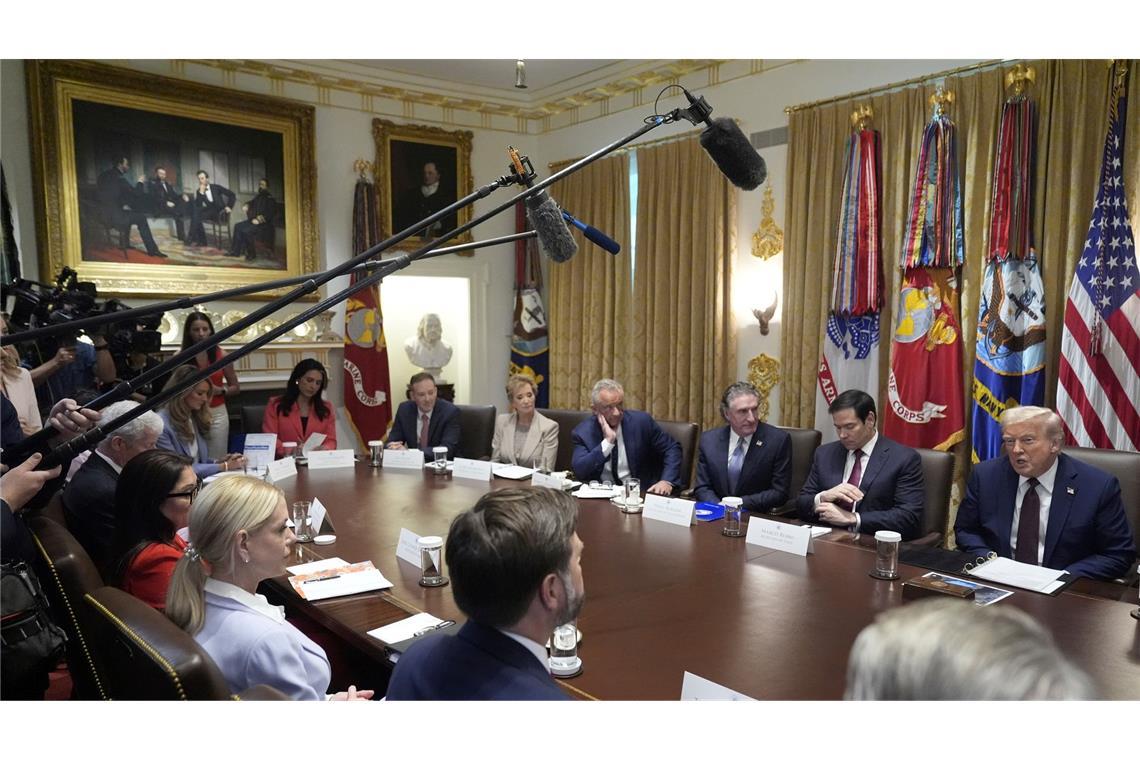 "Ich bin kein Diktator" - wohin driften die USA unter Trump? Die Kabinettssitzung war legendär - wegen ihrer Länge (Archivbild).