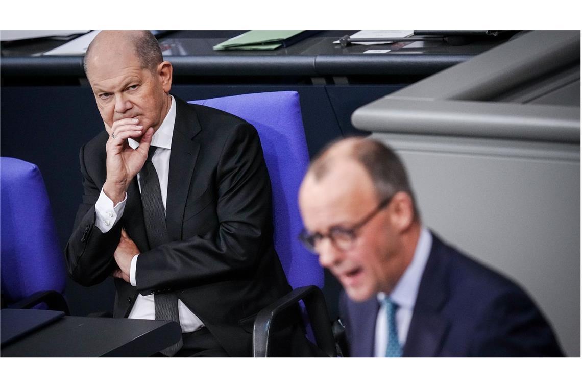 TV-Duelle zwischen Scholz und Merz - Kritik von Konkurrenz Die Kanzlerkandidaten Merz und Scholz treffen an zwei Sonntagen im Februar in TV-Duellen aufeinander.