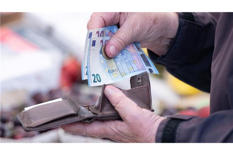 Die Kaufkraft vieler Arbeitnehmer ist im vergangenen Jahr gewachsen. (Archivbild)