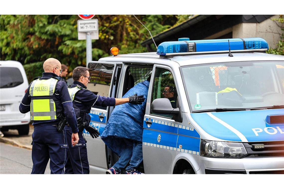Messerangriff auf Bürgermeisterin: Eine Tat in der Familie Die Kinder der Frau waren vorläufig festgenommen worden.
