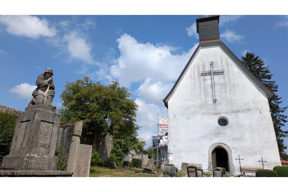 Die Kirche in Gruorn steht mitten auf dem ehemaligen Übungsgelände Münsingen.