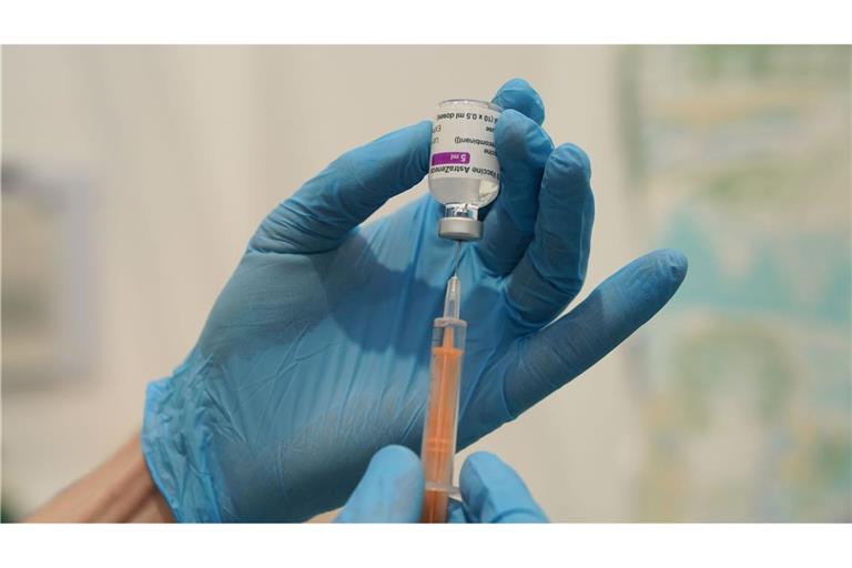 Die Klägerin führt ihre Gesundheitsschäden auf die Impfung zurück. (Archivbild)