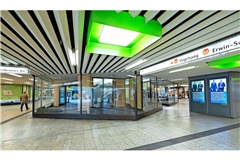 Die Klett-Passage soll  attraktiver gemacht werden. Die Räume der ehemaligen BW-Bank-Filiale, die leer stehen, verschwinden allerdings gänzlich.