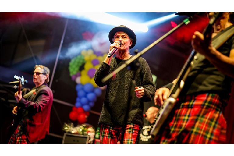 Die Kölner Band Brings sorgt selbst in Düsseldorf für Stimmung. (Archivbild)
