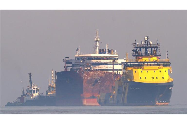 Die Kollision des Containerschiffs Solong mit dem Tanker Stena Immaculate vor der englischen Küste im März verursachte einen großen Brand. Die Britischen Inseln sind laut Allianz wegen des regen Schiffsverkehrs ein sehr unfallträchtiges Gewässer.