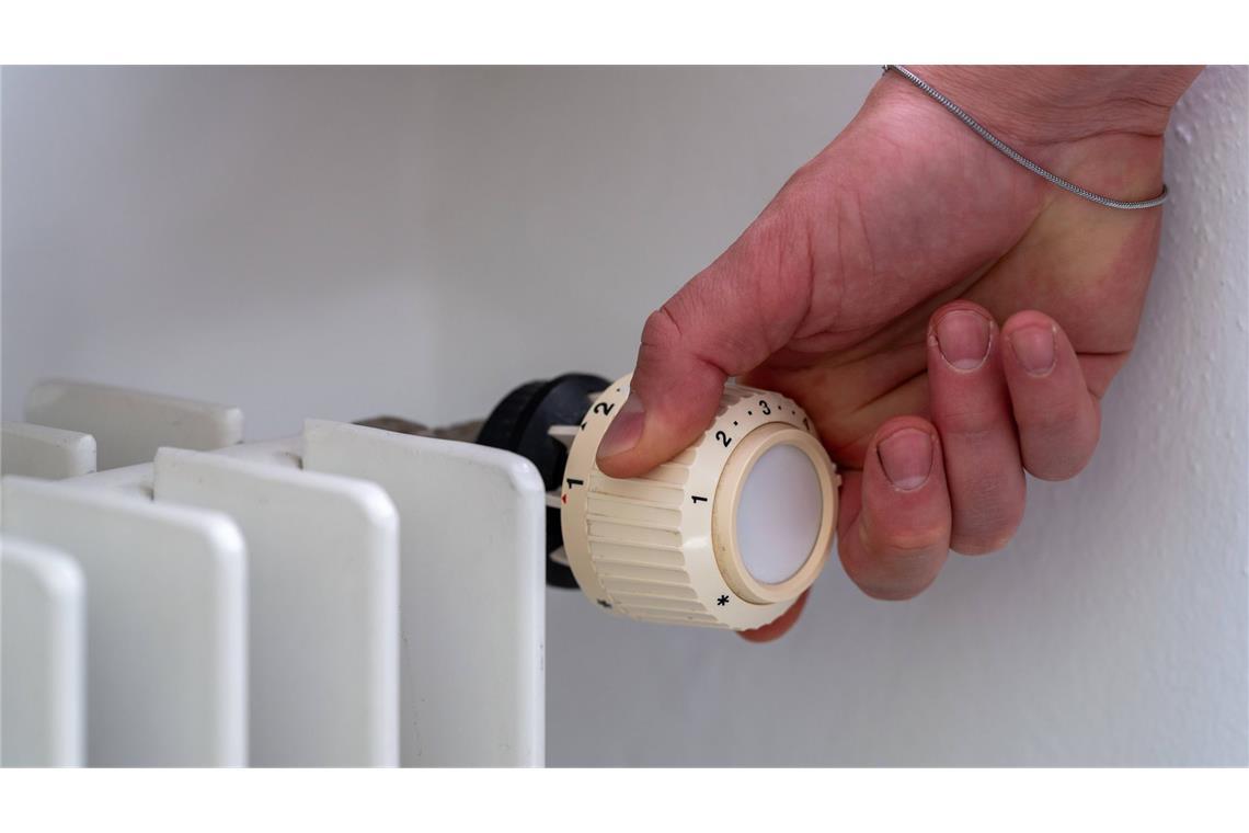 Die Kosten für den Betrieb einer Gasheizung drohten von „heute 11 Cent pro Kilowattstunde (ct/kWh) auf rund 15 ct/kWh im Jahr 2029“ anzusteigen, erklärt das Freiburger Öko-Institut.