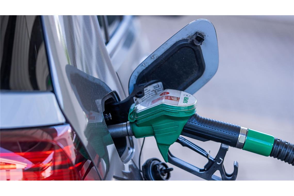 Benzin teurer und Diesel billiger Die Kraftstoffpreise in Deutschland haben sich in der vergangenen Woche unterschiedlich entwickelt. (Symbolbild)