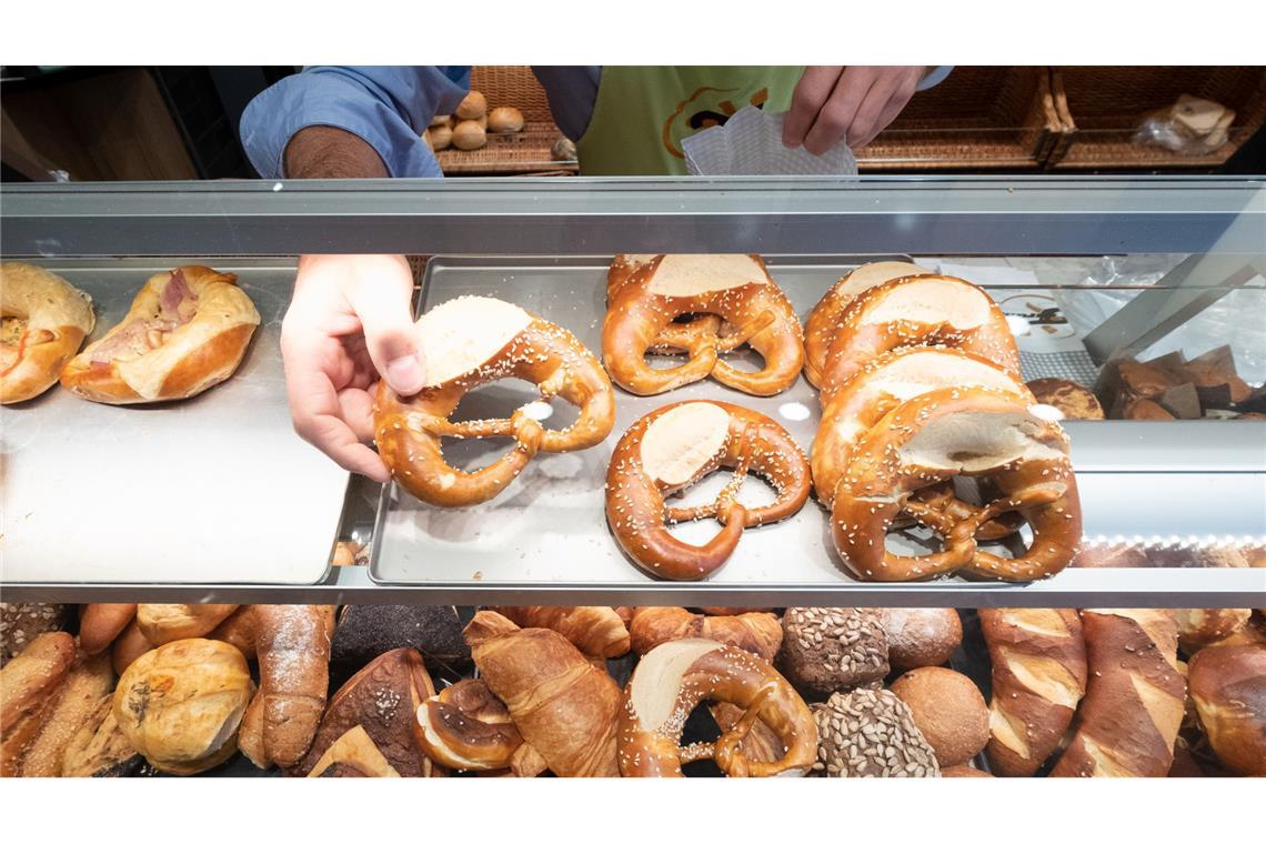 Handwerkstag: Kunden von Bäckern und Metzgern sparen Die Krise in der deutschen Wirtschaft macht sich auch bei Bäckern und Metzgern bemerkbar. (Symbolbild)