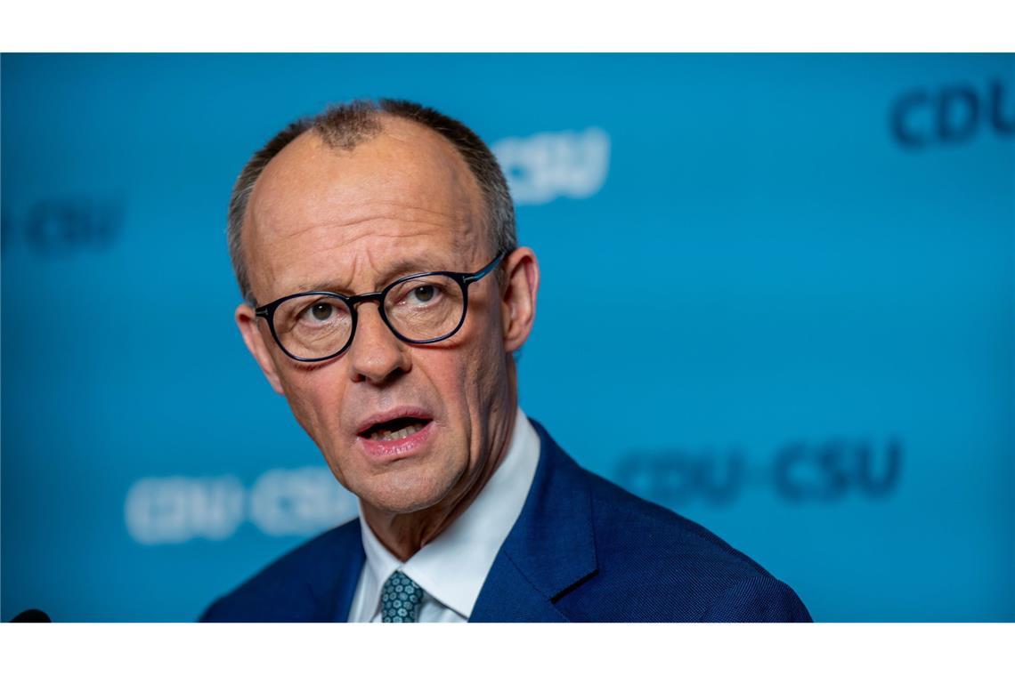 „Gefährliche Entwicklung“ – Kritik an Anfrage der Union hält an Die Kritik an der Union um Friedrich Merz hält nach der 551 Fragen umfassenden Anfrage weiter an.