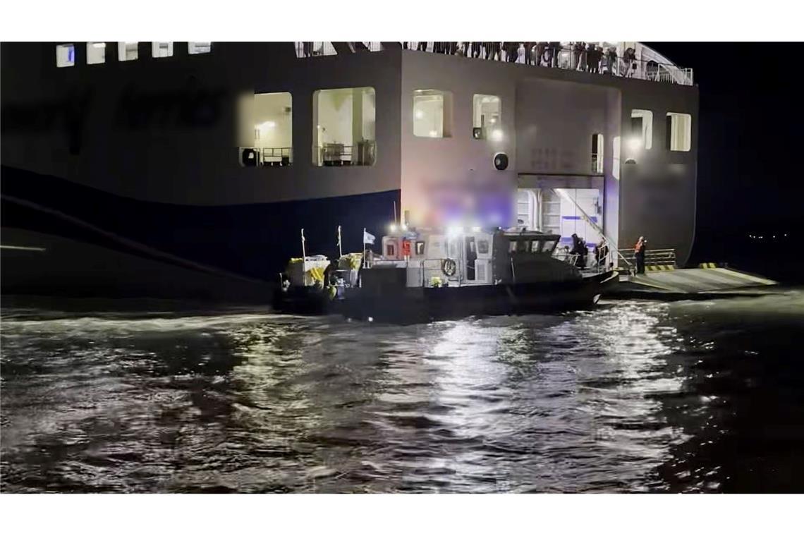 Die Küstenwache ist im Einsatz.