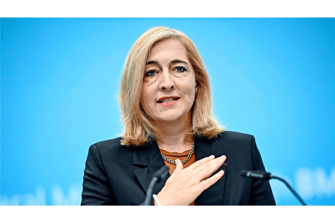 Die Landesgrünen werfen Ministerin Nina Warken Untätigkeit vor.