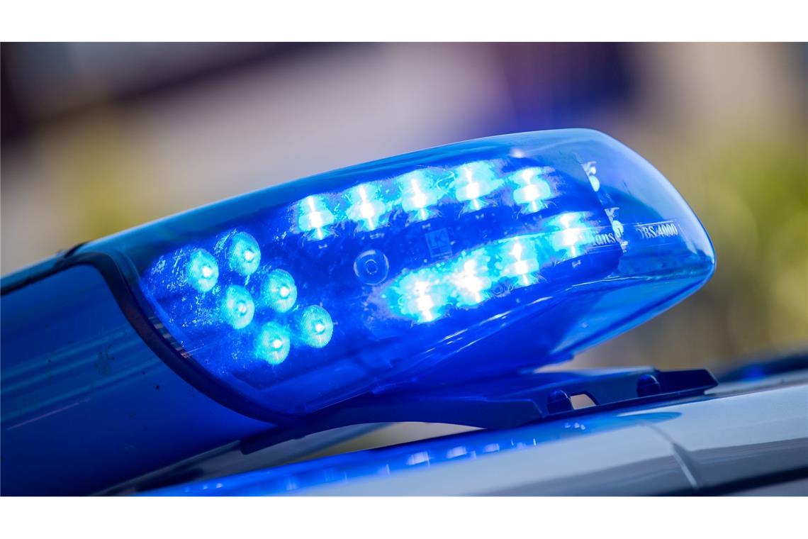 Kunde schuldet Geld - Sexarbeiterin behält Autokennzeichen Die Landshuter Polizei wird zu einem Streit ins Bordell gerufen. (Symbolbild)