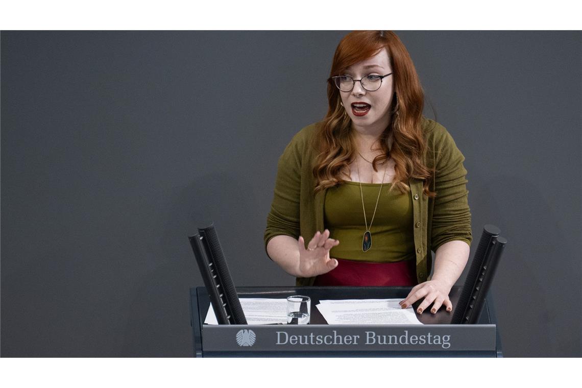 Die Linken-Abgeordnete Kathrin Gebel spricht über Gewalt gegen Frauen und dabei auch über ein eigenes Erlebnis.