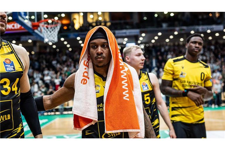 Die Ludwigsburger Basketballer um Stef Smith kommen in Trier überhaupt nicht ins Spiel.