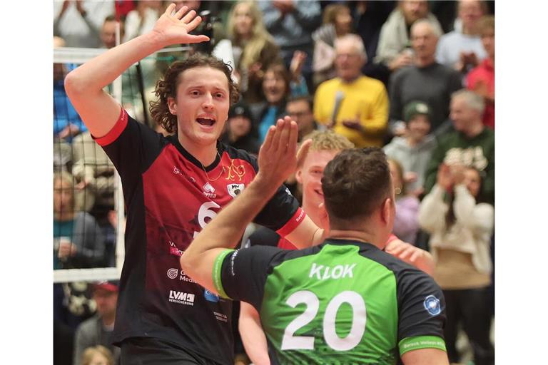 Die Ludwigsburger um Ben-Simon Bonin (li.) haben häufig Grund zu jubeln.