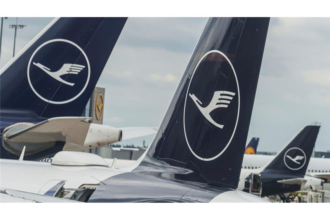 Lufthansa startet erneut mit hohem Verlust ins Jahr Die Lufthansa zählte im März trotz des Zollstreits mit den USA deutlich mehr Reisende aus den Vereinigten Staaten als ein Jahr zuvor. (Archivbild)