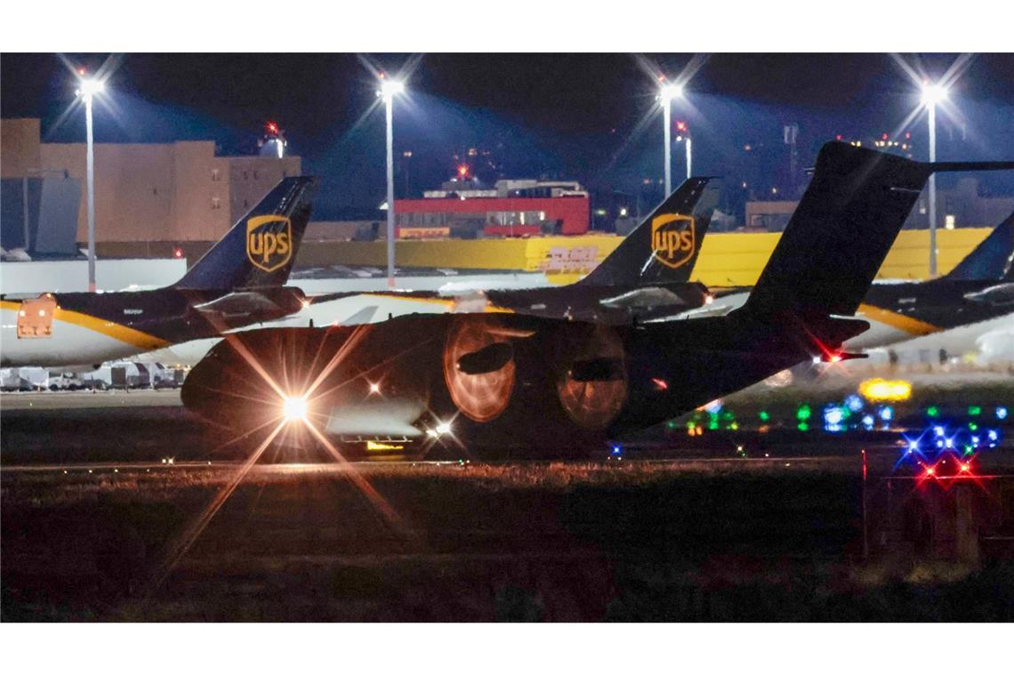 Pentagon und Militär äußern sich zu Angriff auf Atomanlagen Die Luftwaffe hat 76 Deutsche aus Israel ausgeflogen.