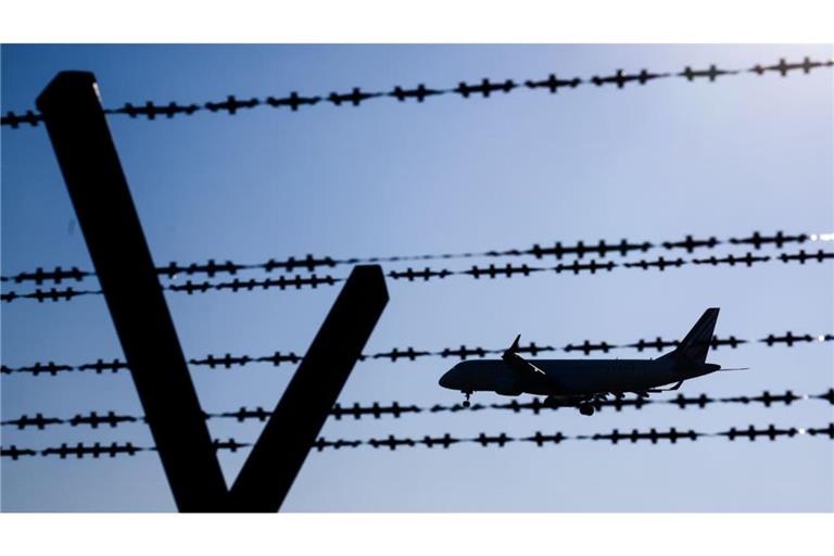 Die meisten der abgeschobenen Straftäter saßen bereits in Deutschland in Haft.