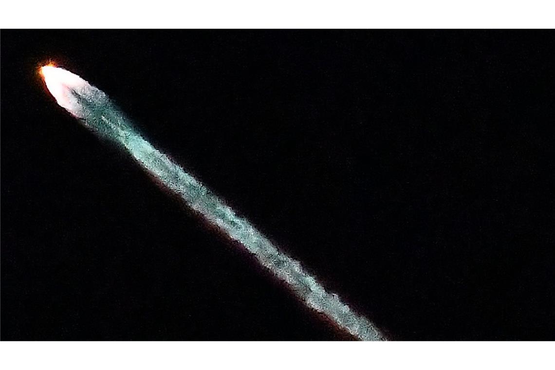 Rekordzahl von UFO-Sichtungen bei Meldestelle eingegangen Die meisten Sichtungen lassen sich auf Starlink-Satelliten zurückführen.