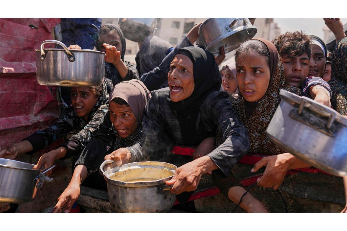Gaza statt Wunstorf: Die Luftwaffe im Hilfseinsatz Die Menschen in Gaza kämpfen um knappe Lebensmittel.