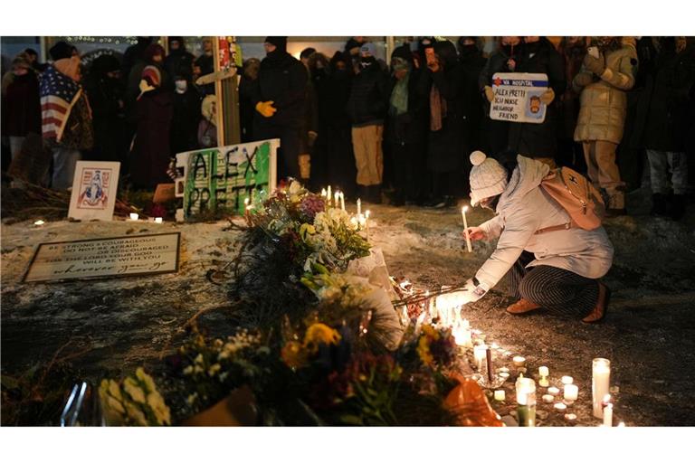 Die Menschen in Minneapolis trauern um den von Bundesbeamten erschossenen Alex Pretti.