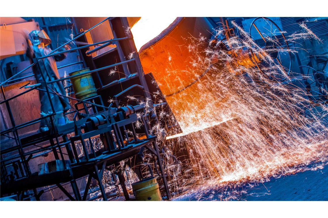 Die Metall- und Elektroindustrie steht weiter unter Druck - immer mehr Arbeitsplätze gehen verloren. (Archivbild)