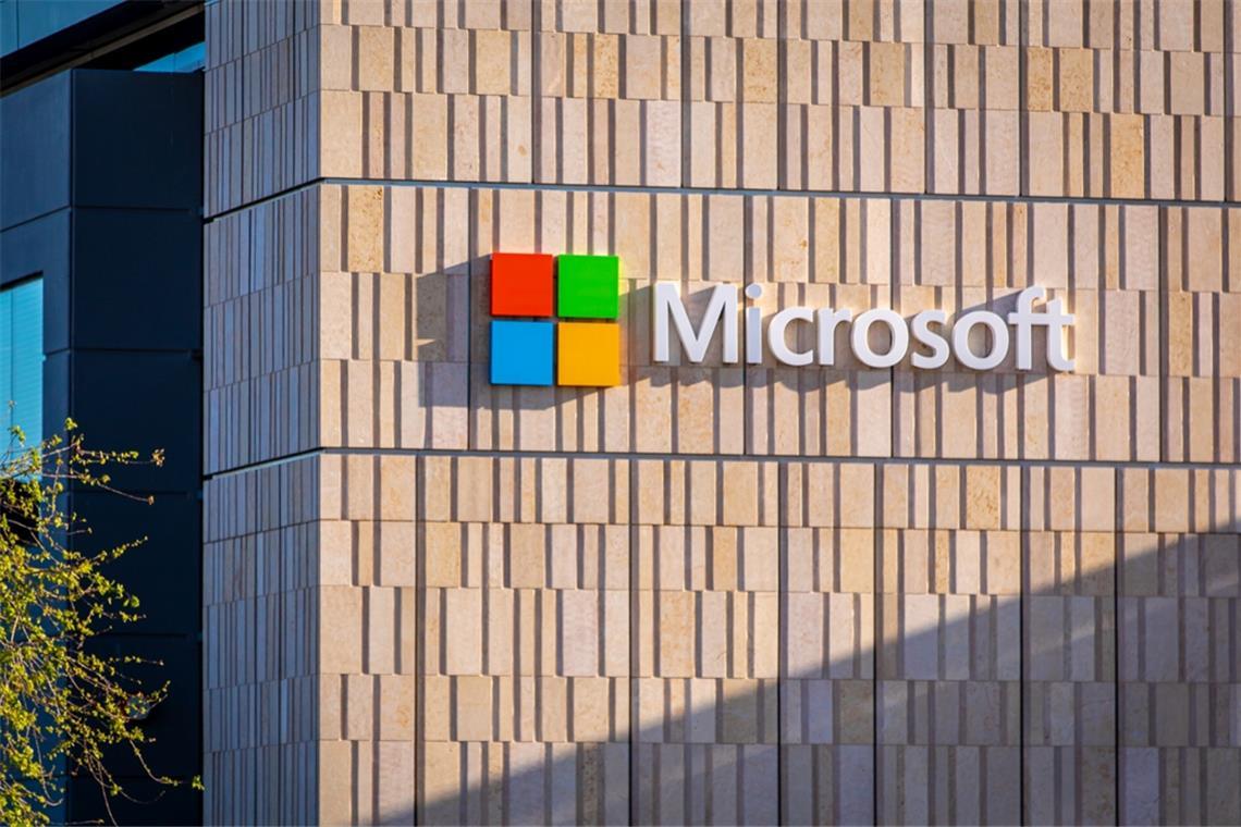 Die Microsoft-Aktie ist in der letzten Woche trotz starker Quartalszahlen gefallen. Erfahren Sie, warum Anleger skeptisch sind.