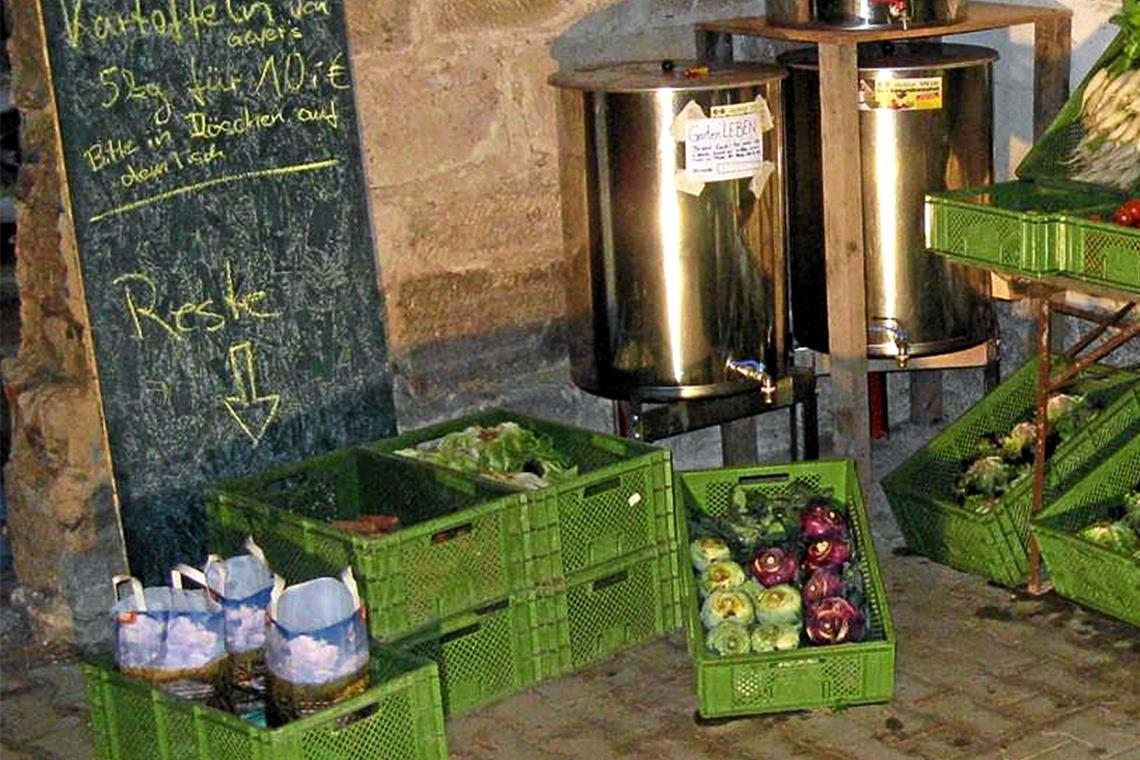 Das Gemüse gedeiht, der Zulauf wächst Die Mitglieder können die frischen Lebensmittel in verschiedenen Verteilräumen abholen.