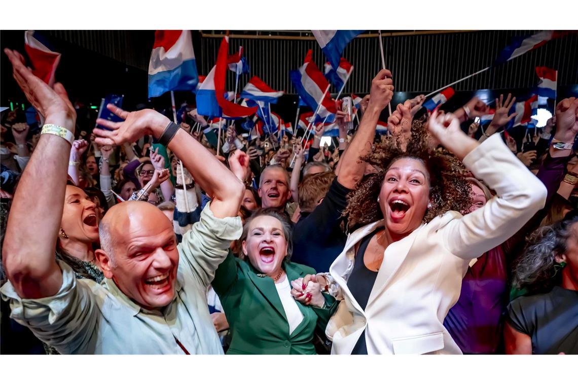 Die Mitte-Links-Partei D66 hat nach ersten Zahlen die Parlamentswahl in den Niederlanden gewonnen.